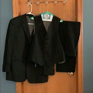 Gorgeous 3 piece suit
